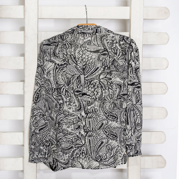 White & Black Casual Top